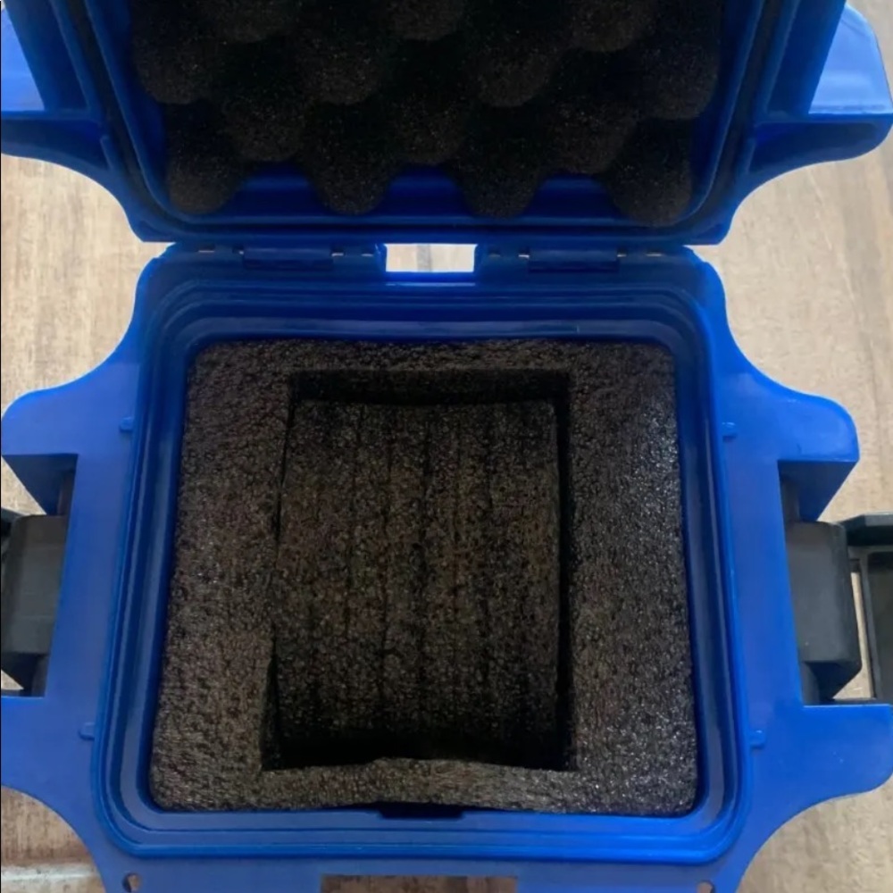 Single Slot Invocation Watch Case Blue Preowned - image 2